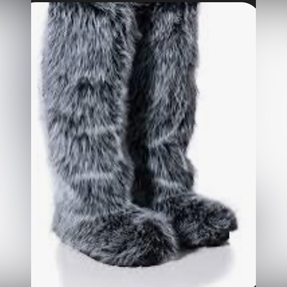 Akira Tundra over the knee boots New